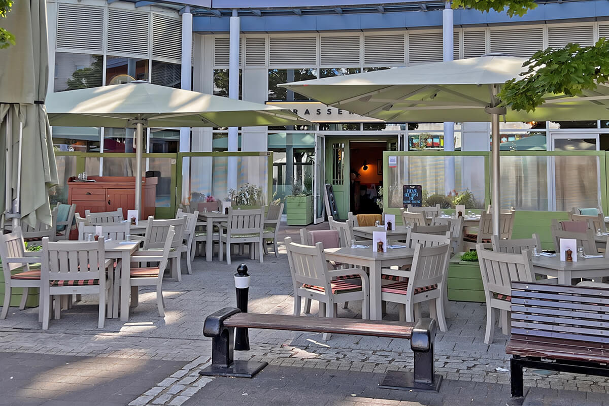 Our summer started with a splendid lunch at the bistro